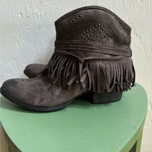 Not Rated dark gray booties with fringe detail, size 7